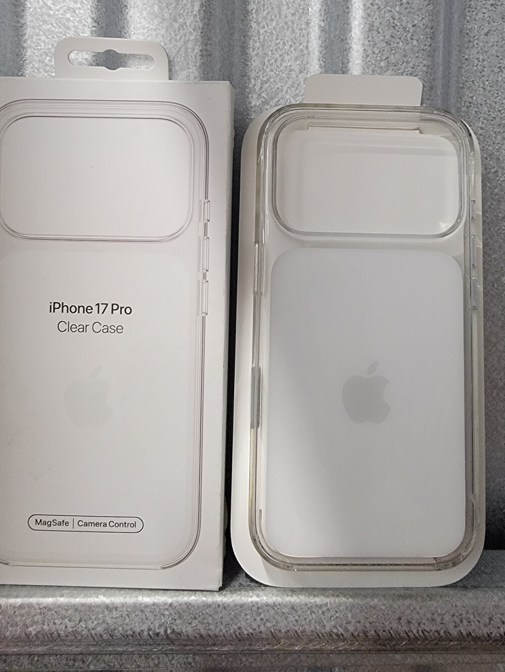 Apple Original iPhone 17 Pro Clear Case - Transparent